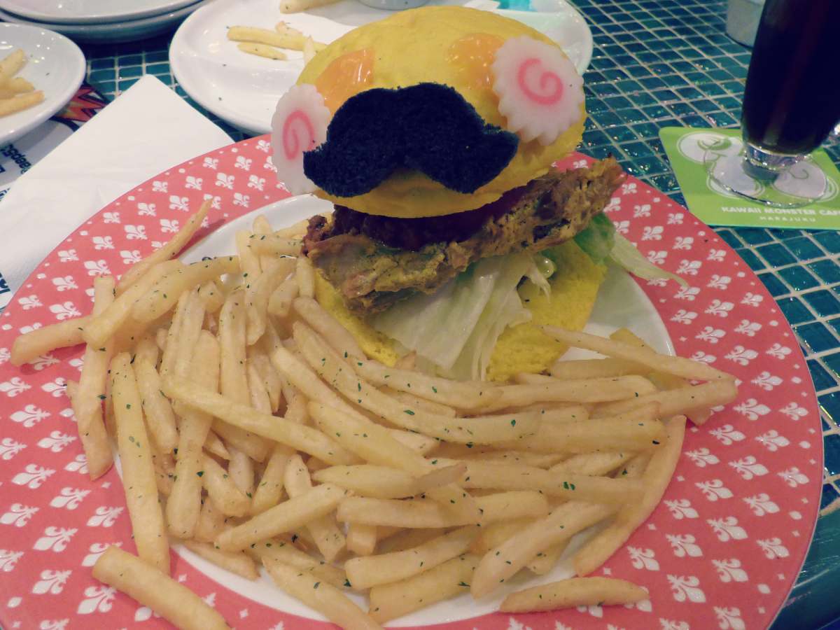 Monster burger Kawaii Monster Cafessa Tokiossa.