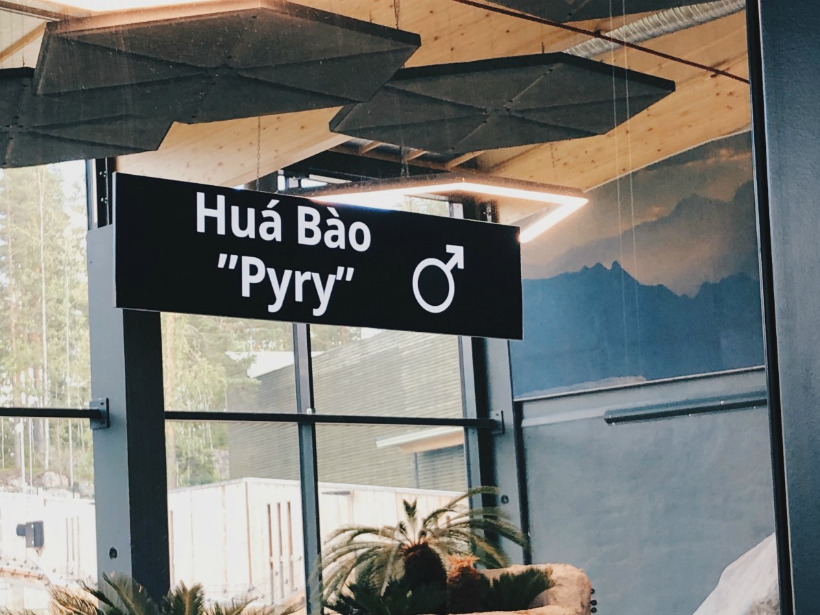 Pyry pandan nimikyltti Ähtärin eläinpuistossa