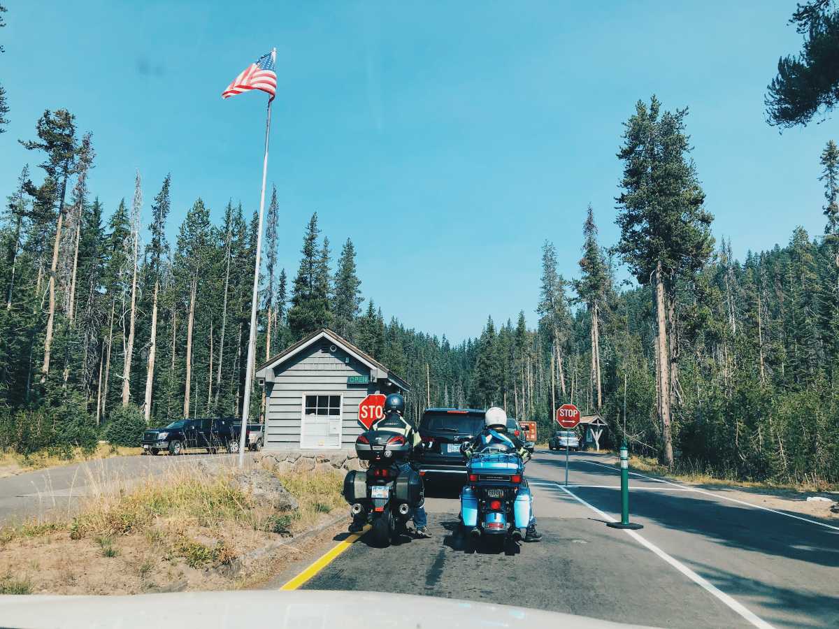 Line at the Crater Lake National Park entrance booth in Oregon